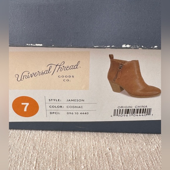 New Women's Target Universal Thread Tan Brown Ankle Boots Block Heel NIB NWT 7 - Picture 11 of 12